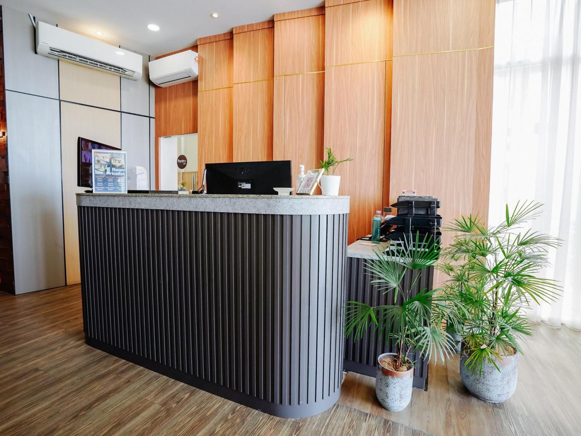 Wangs Hotel Gurney Drive George Town Exteriör bild