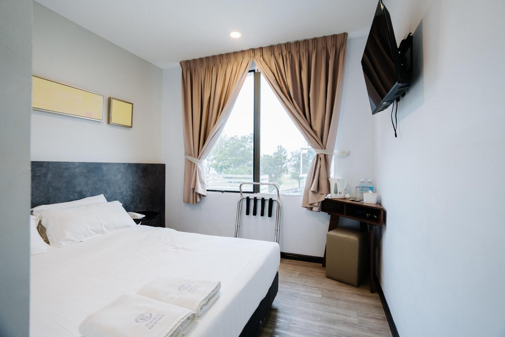 Wangs Hotel Gurney Drive George Town Exteriör bild