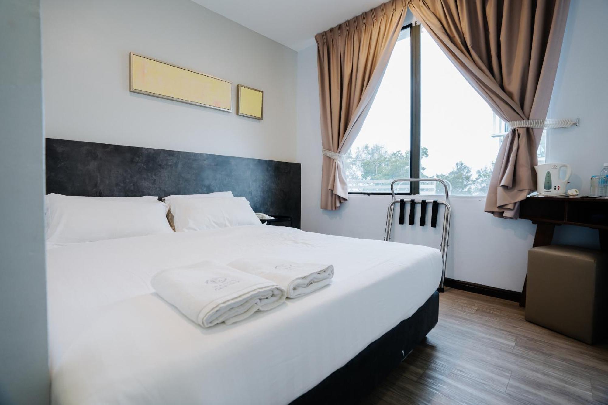 Wangs Hotel Gurney Drive George Town Exteriör bild