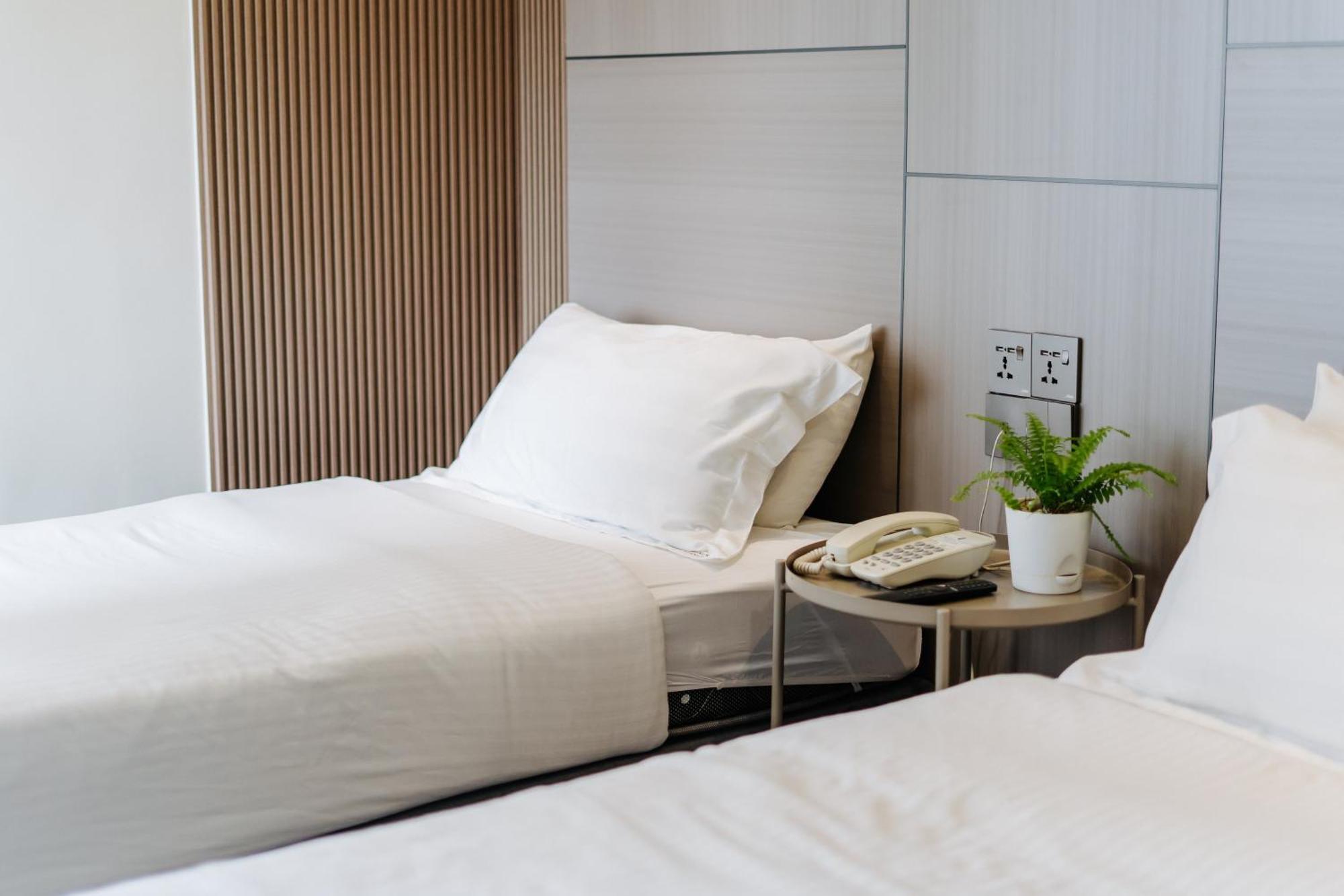 Wangs Hotel Gurney Drive George Town Exteriör bild
