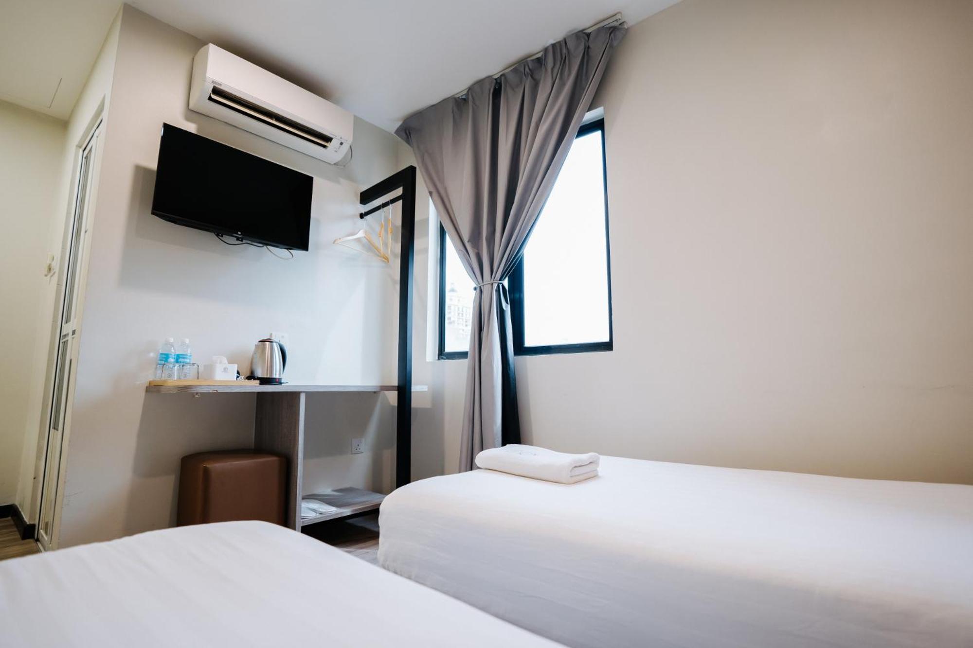 Wangs Hotel Gurney Drive George Town Exteriör bild